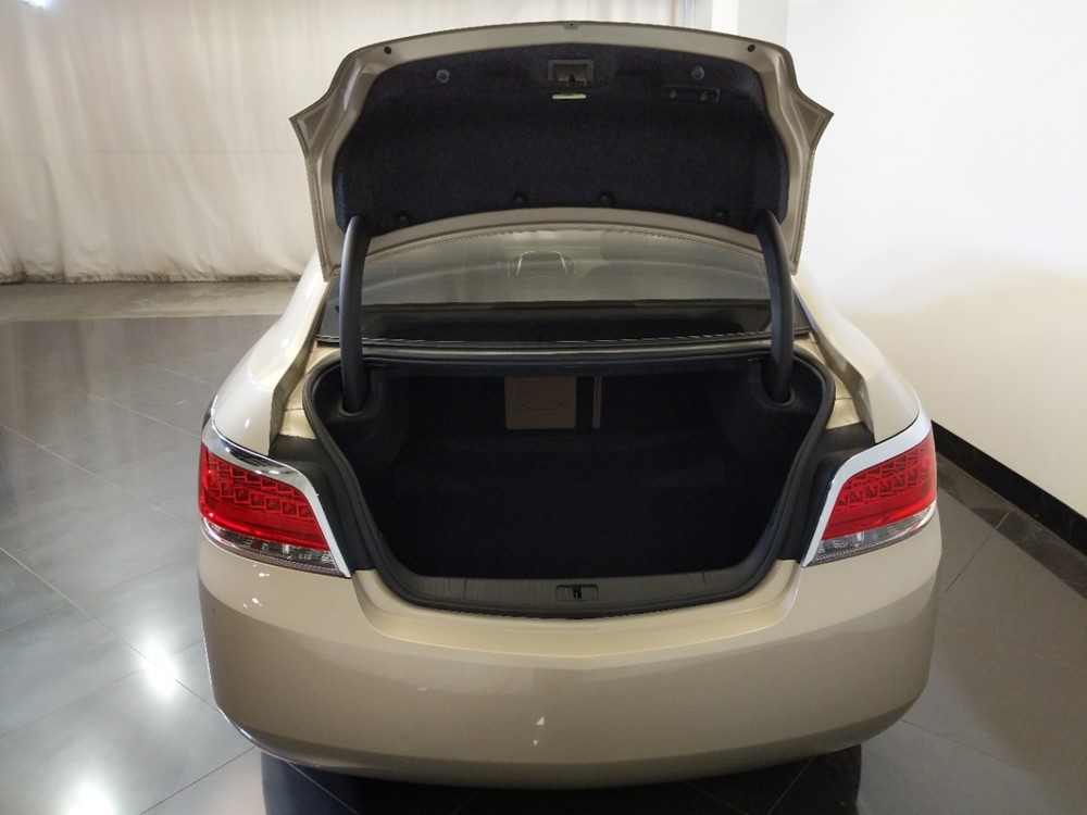 2010 Buick LaCrosse - Trunk