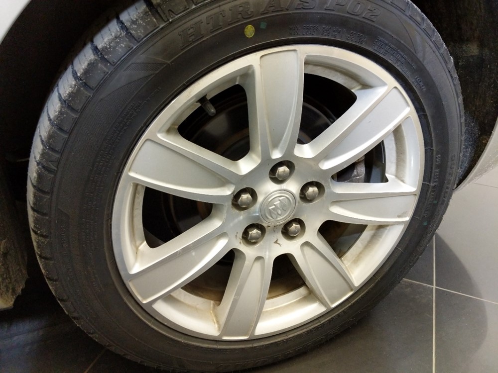 2010 Buick LaCrosse - Wheel
