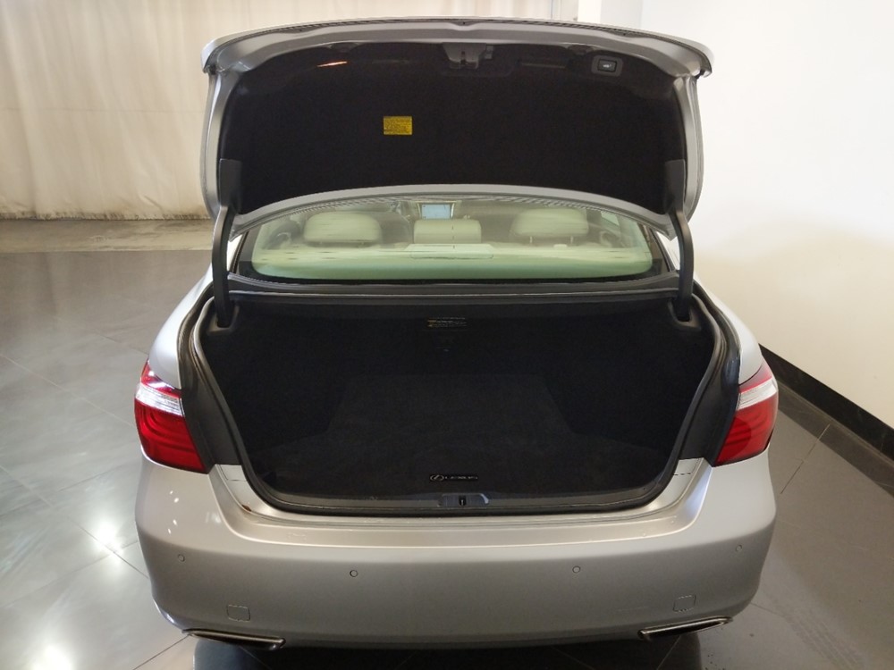 2008 Lexus LS - Trunk