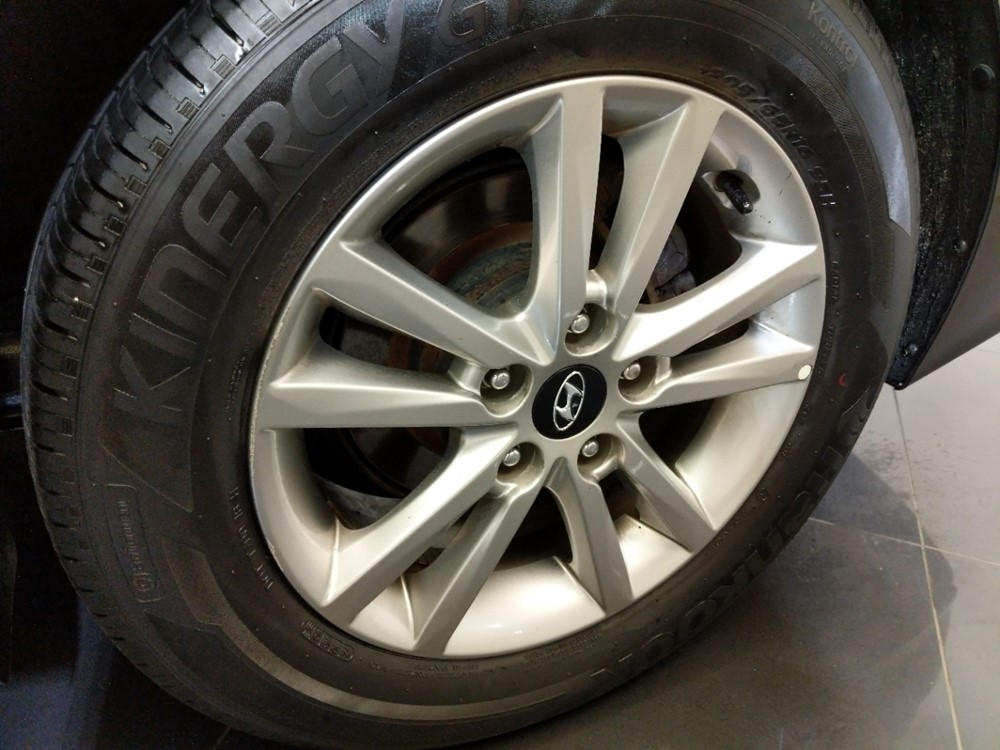 2017 Hyundai Sonata - Wheel