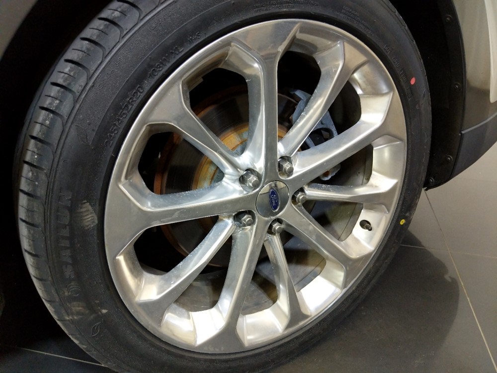 2013 Ford Taurus - Wheel