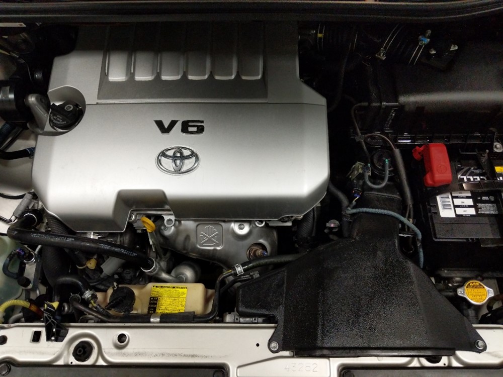 2009 Toyota Sienna - Engine