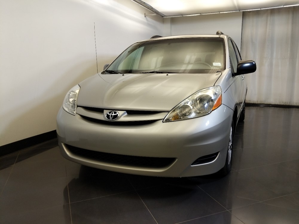 2009 Toyota Sienna - Driver Front Hood