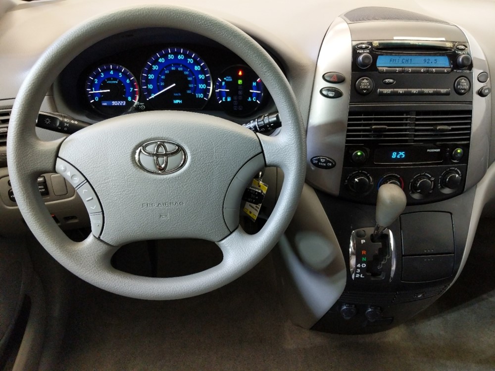 2009 Toyota Sienna - Driver Dash