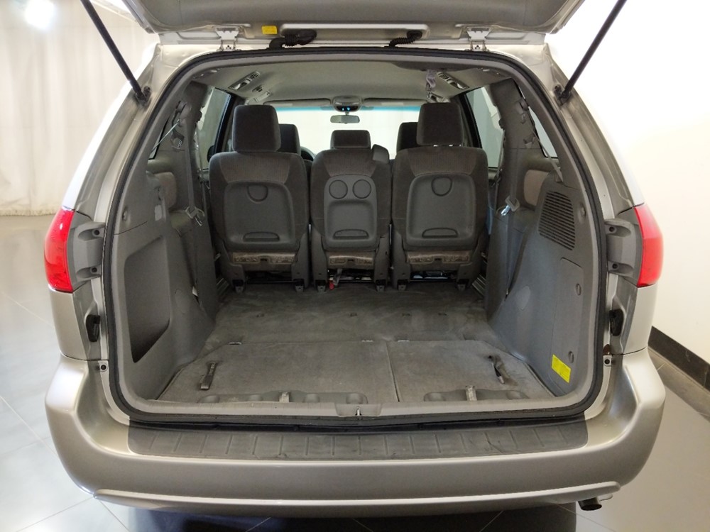 2009 Toyota Sienna - Trunk