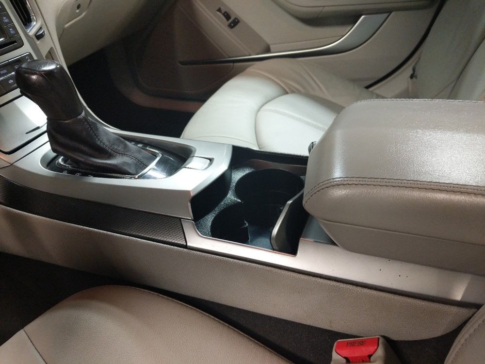 2011 Cadillac CTS - Center Console/Cup Holders