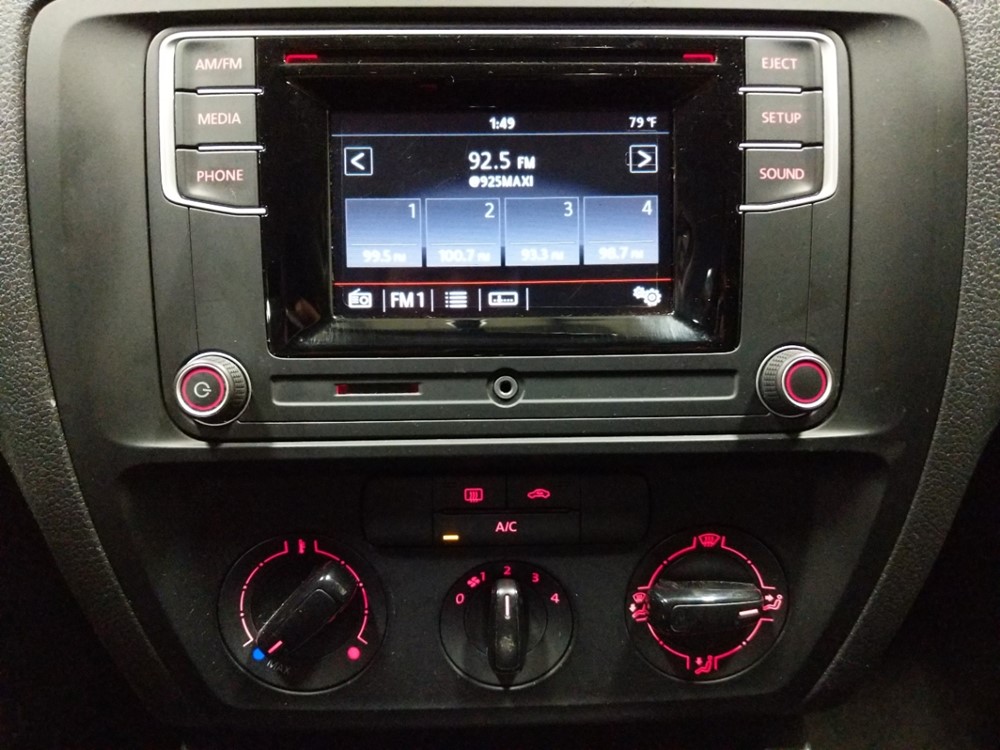 2016 Volkswagen Jetta - Stereo Package