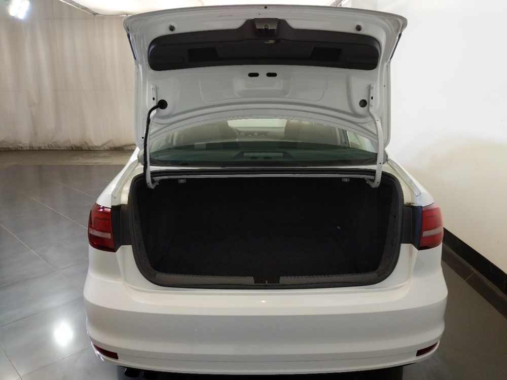 2016 Volkswagen Jetta - Trunk