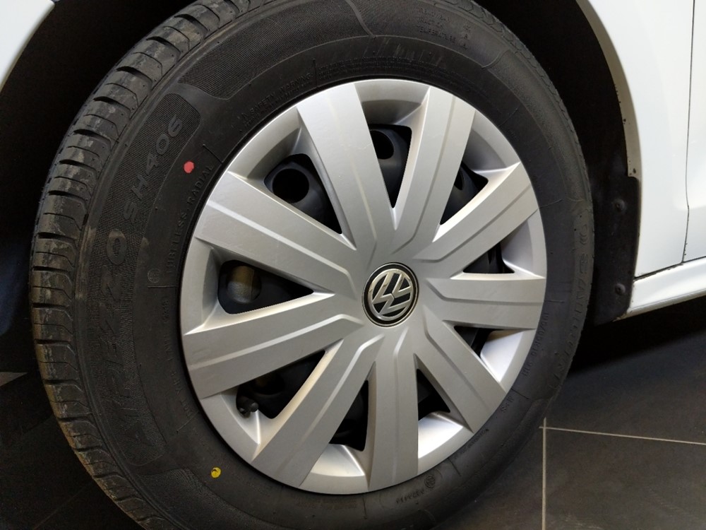 2016 Volkswagen Jetta - Wheel