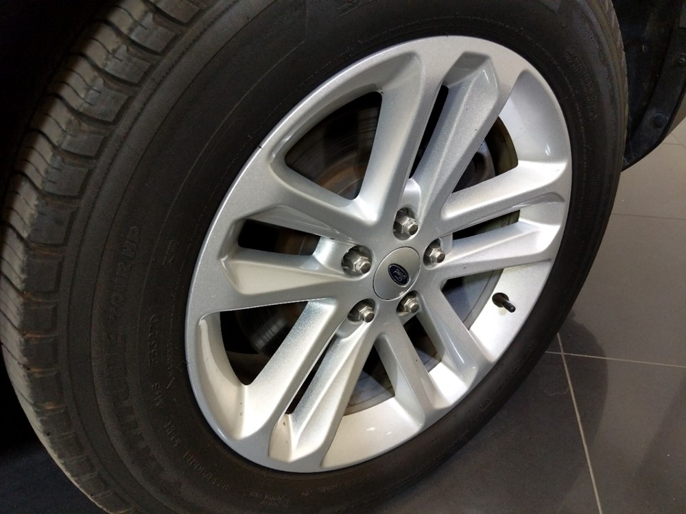 2016 Ford Explorer - Wheel