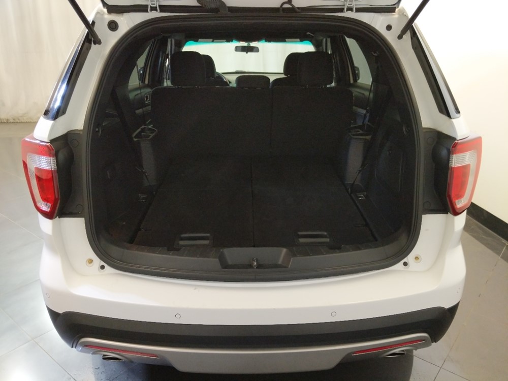 2016 Ford Explorer - Trunk