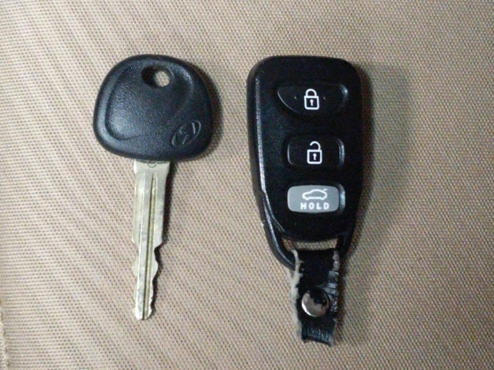 2013 Hyundai Elantra - Keys