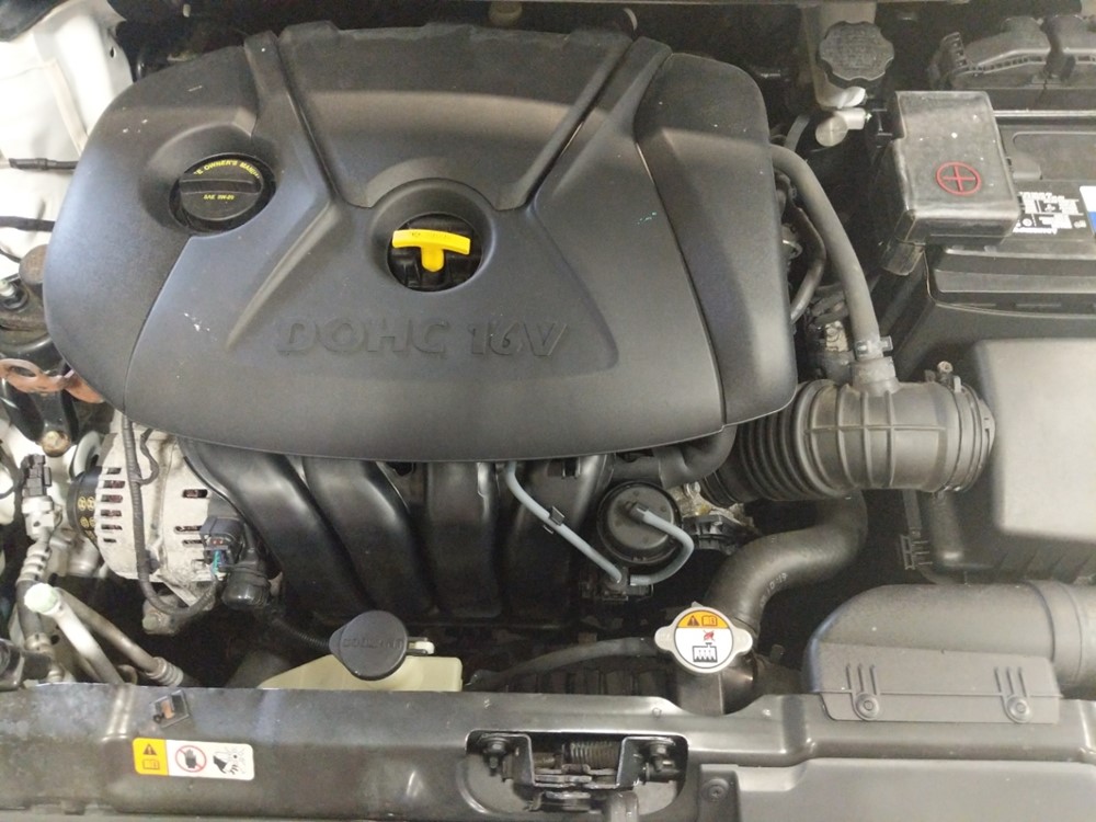 2013 Hyundai Elantra - Engine