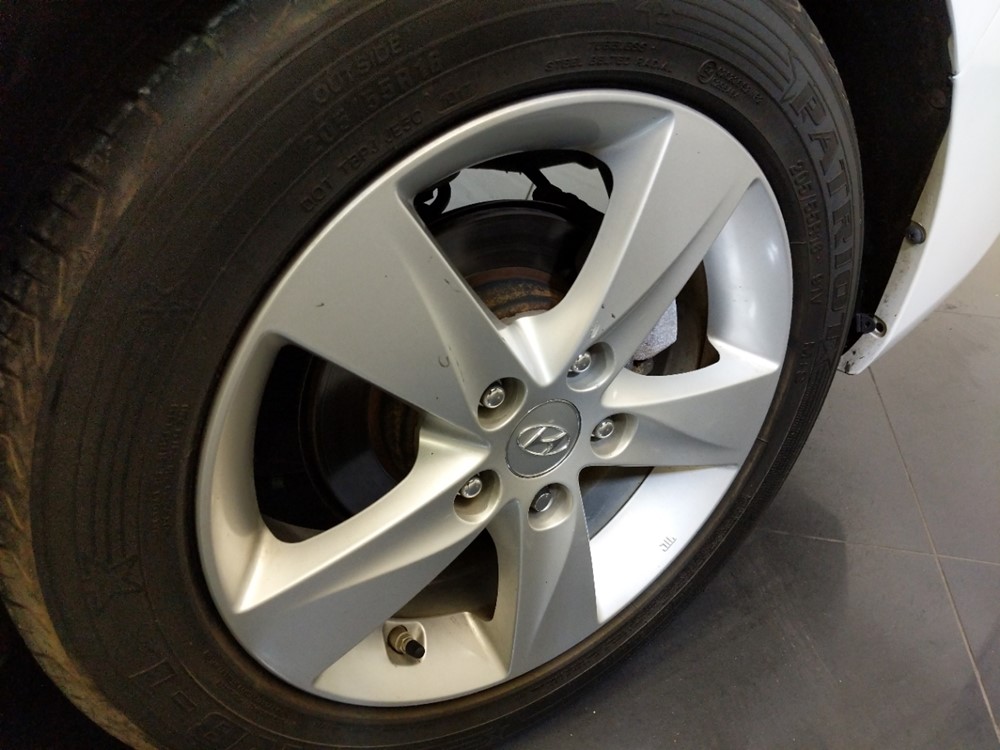 2013 Hyundai Elantra - Wheel
