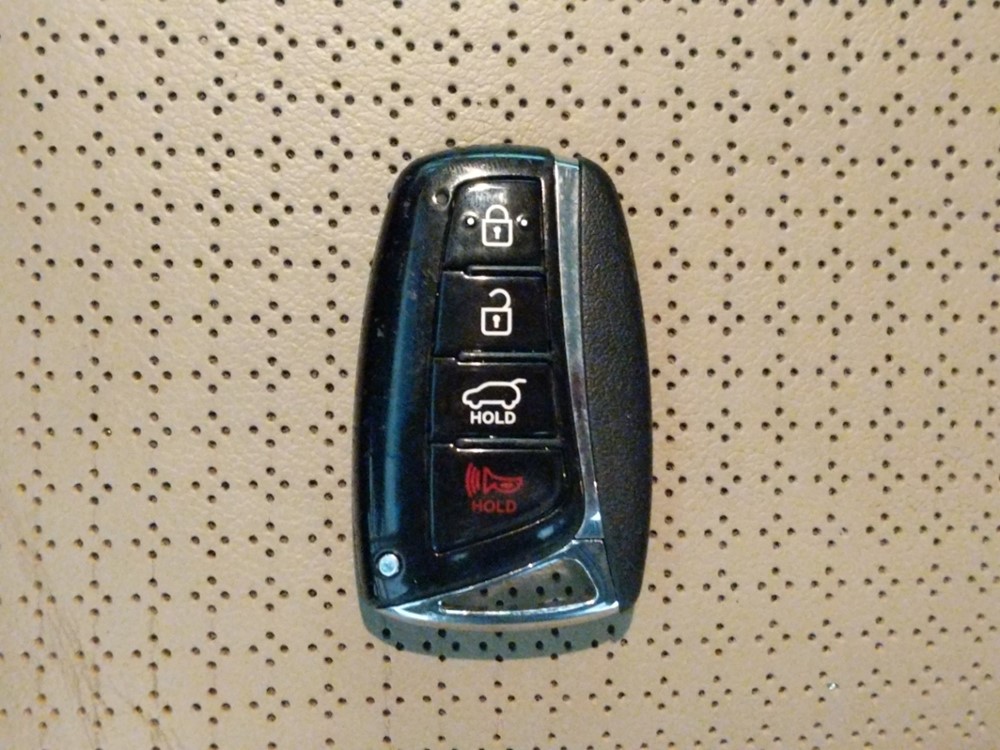 2013 Hyundai Santa Fe - Keys