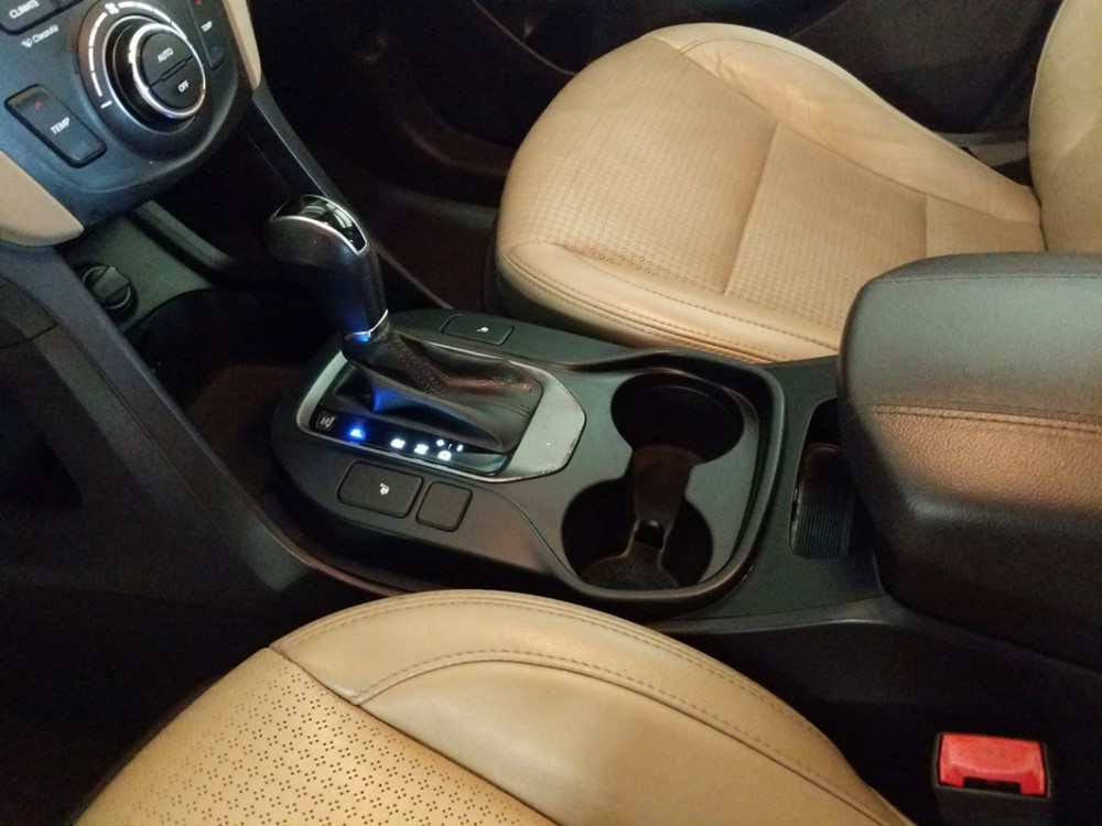 2013 Hyundai Santa Fe - Center Console/Cup Holders