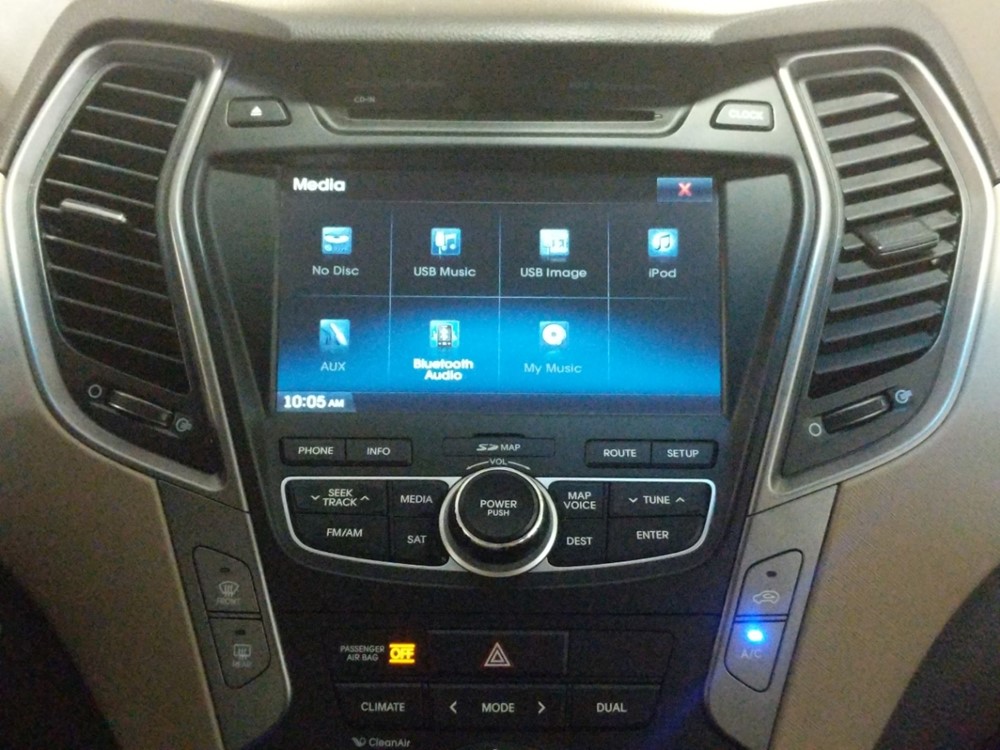 2013 Hyundai Santa Fe - Stereo Package