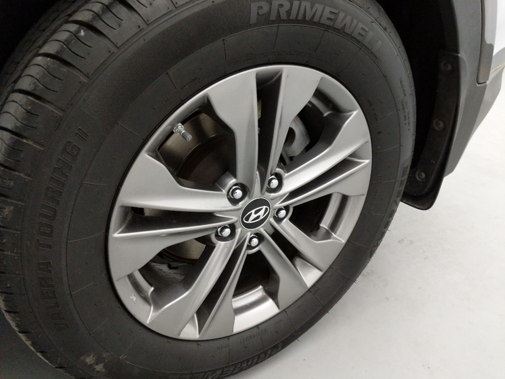 2013 Hyundai Santa Fe - Wheel