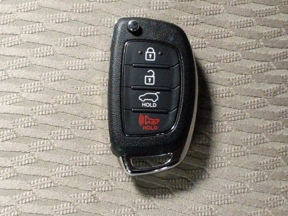 2013 Hyundai Santa Fe - Keys