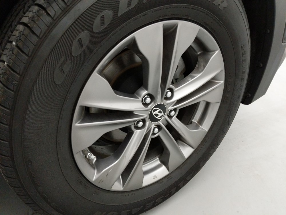 2013 Hyundai Santa Fe - Wheel