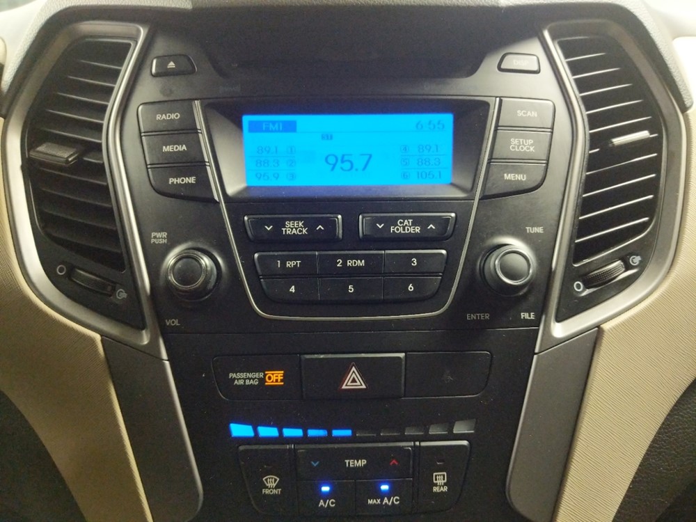 2013 Hyundai Santa Fe - Stereo Package