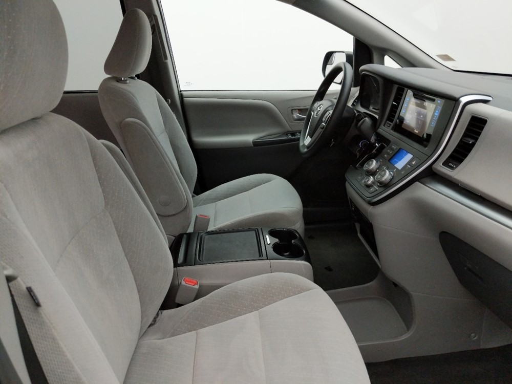 2017 Toyota Sienna - Passenger Front Seat