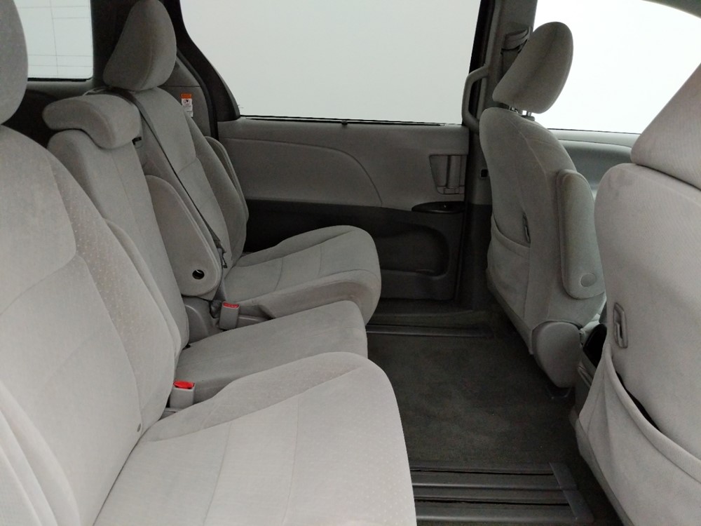 2017 Toyota Sienna - Passenger Rear Seat