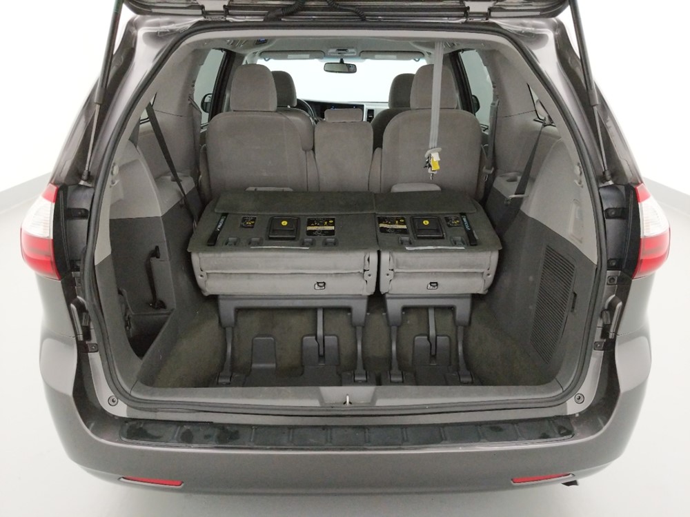 2017 Toyota Sienna - Trunk