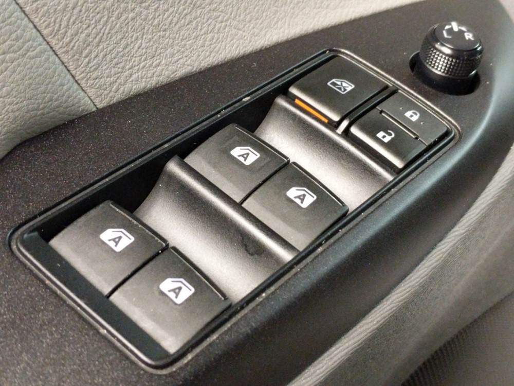 2017 Toyota Sienna - Driver Power Windows/Lock Control