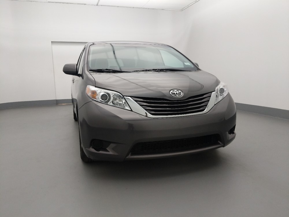 2017 Toyota Sienna - Passenger Front Hood