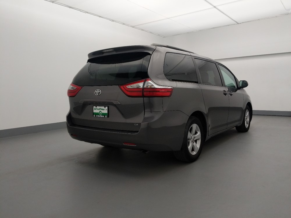 2017 Toyota Sienna - Passenger Rear Bumper