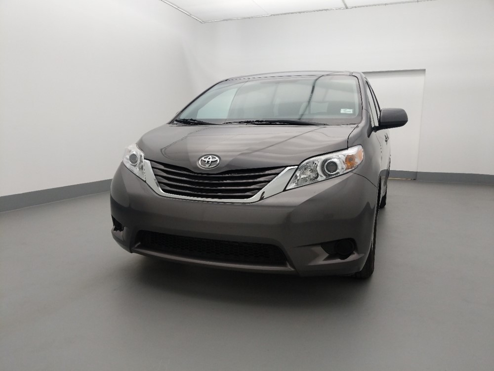 2017 Toyota Sienna - Driver Front Hood