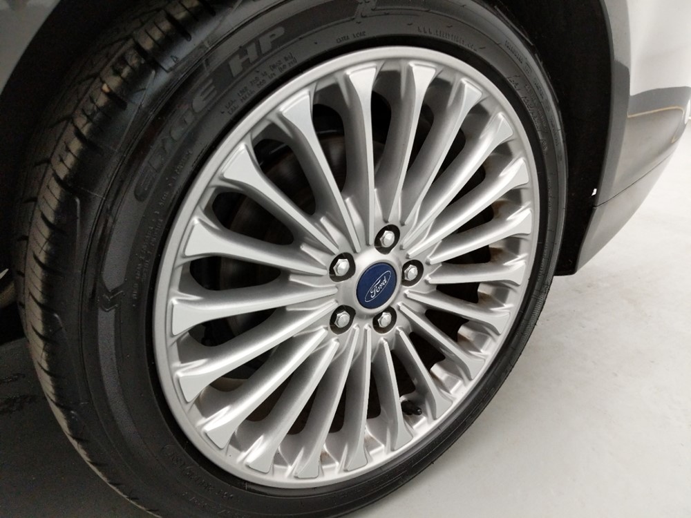 2016 Ford Fusion - Wheel