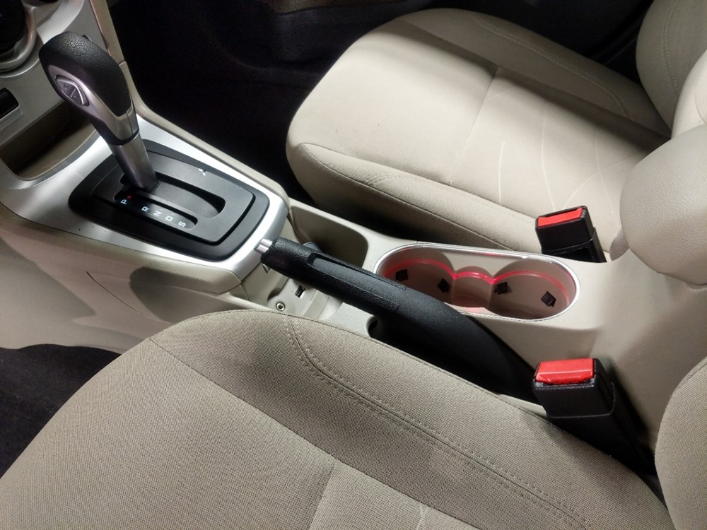 2017 Ford Fiesta - Center Console/Cup Holders