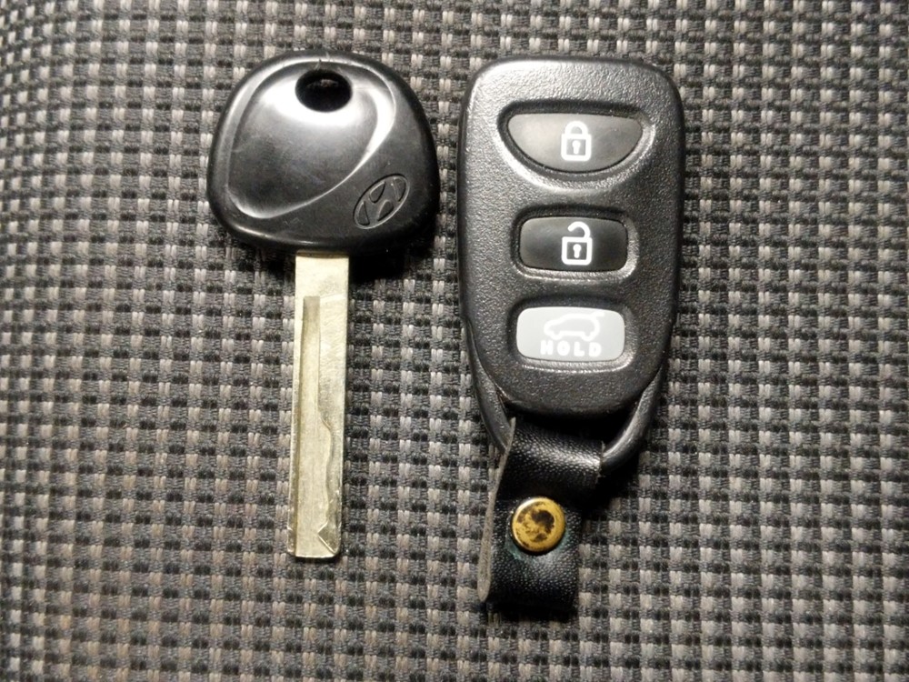 2017 Hyundai Elantra - Keys