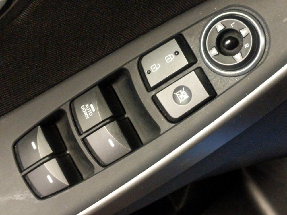 2017 Hyundai Elantra - Driver Power Windows/Lock Control