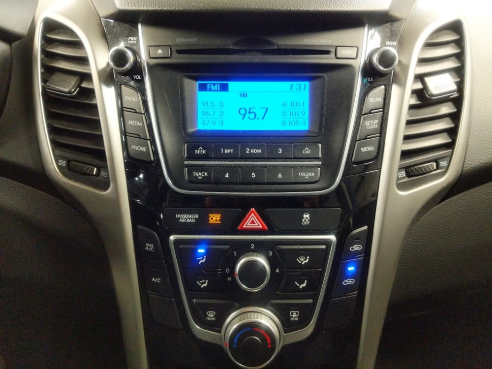 2017 Hyundai Elantra - Stereo Package