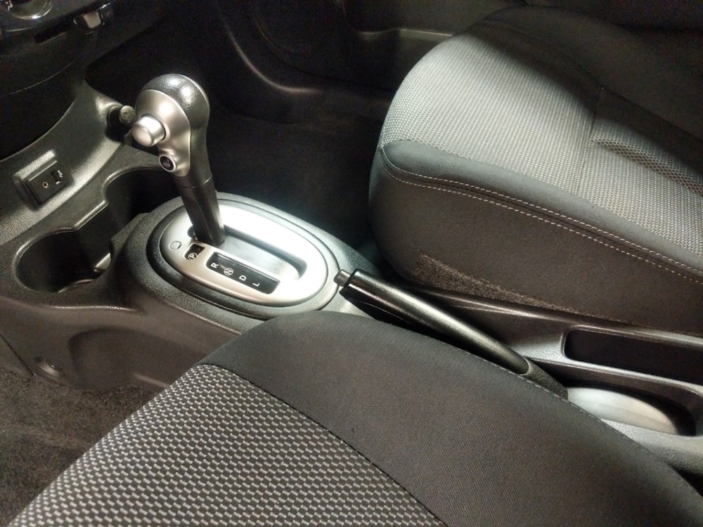 2017 Nissan Versa - Center Console/Cup Holders