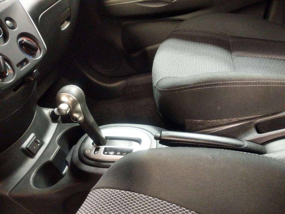 2017 Nissan Versa - Center Console/Cup Holders