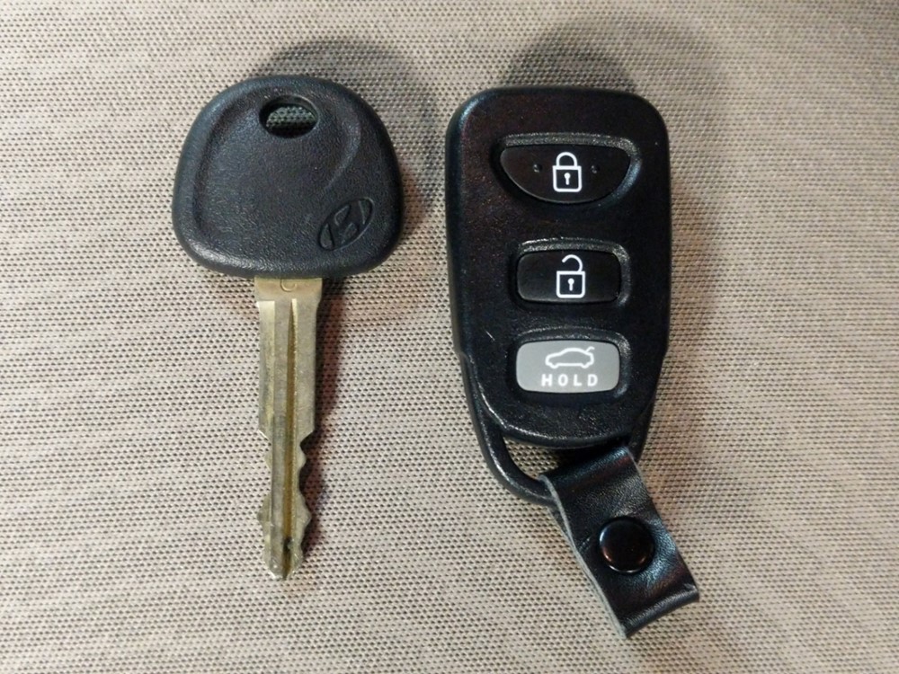 2016 Hyundai Elantra - Keys