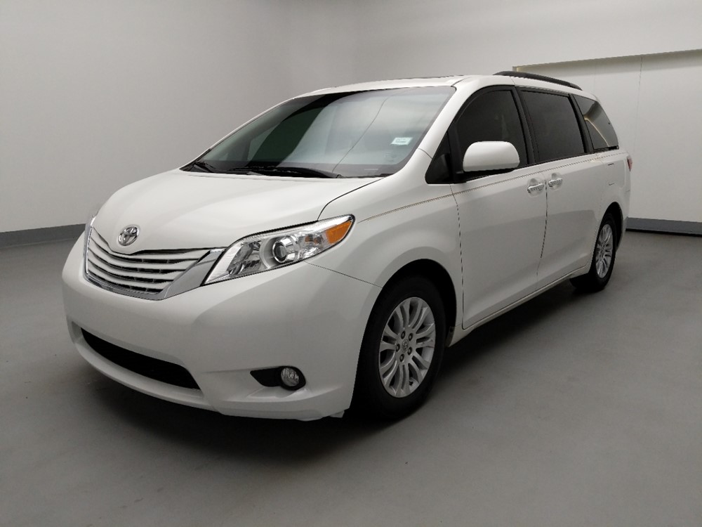 2015 Toyota Sienna - Driver Front Bumper