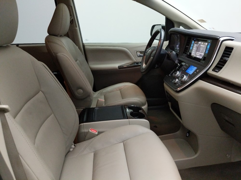 2015 Toyota Sienna - Passenger Front Seat
