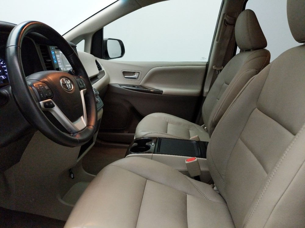 2015 Toyota Sienna - Driver Front Seat