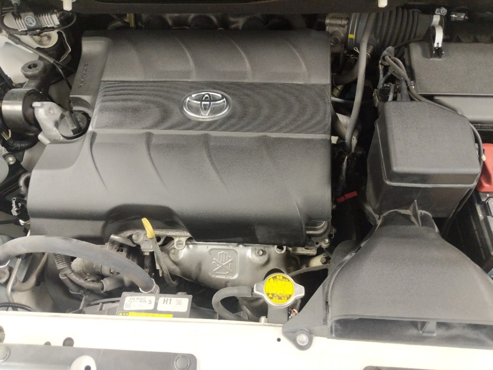 2015 Toyota Sienna - Engine