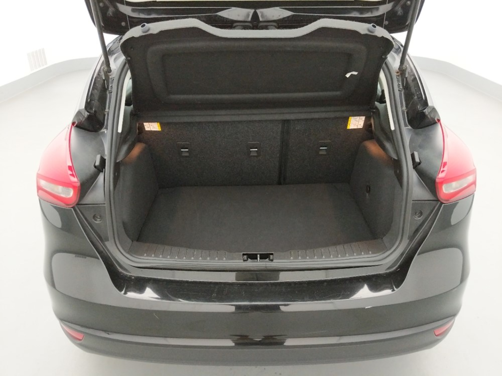 2017 Ford Focus - Trunk