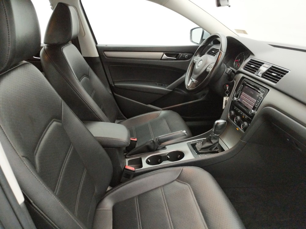 2015 Volkswagen Passat - Passenger Front Seat