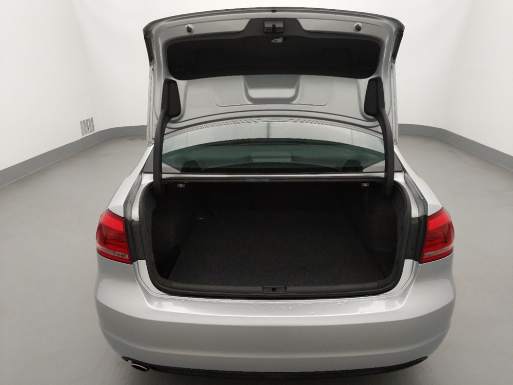 2015 Volkswagen Passat - Trunk