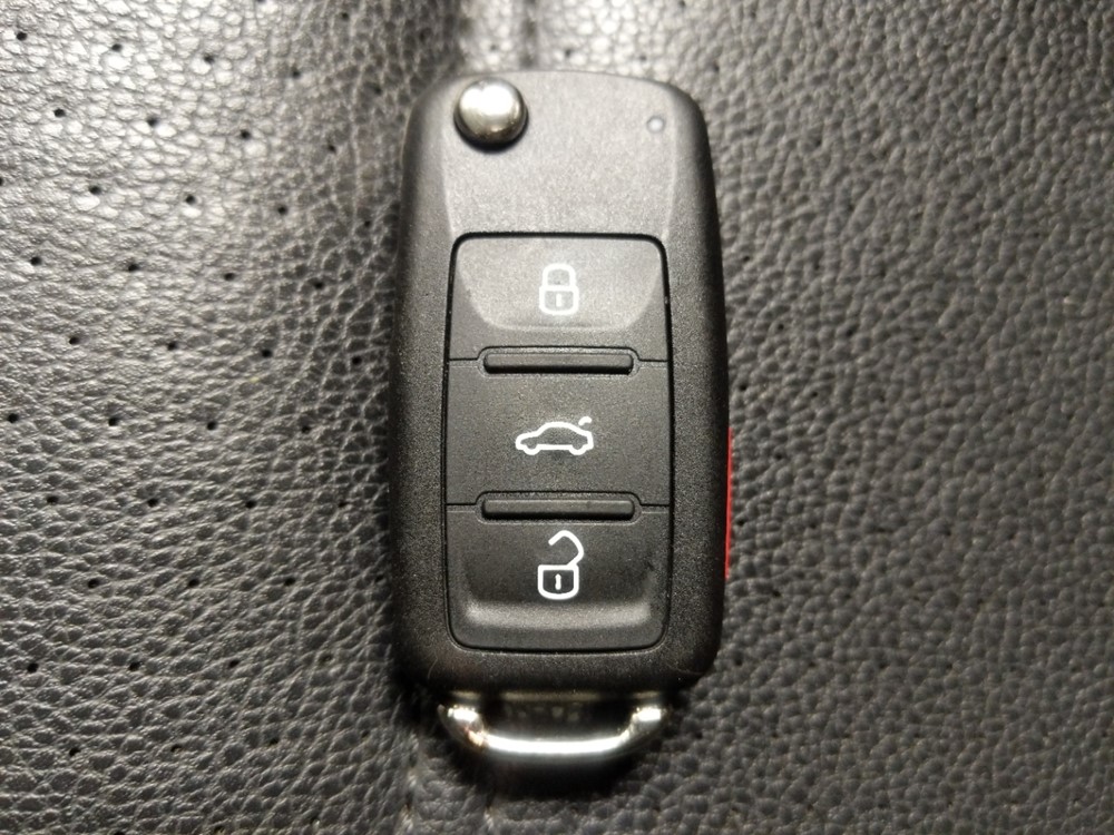 2015 Volkswagen Passat - Keys