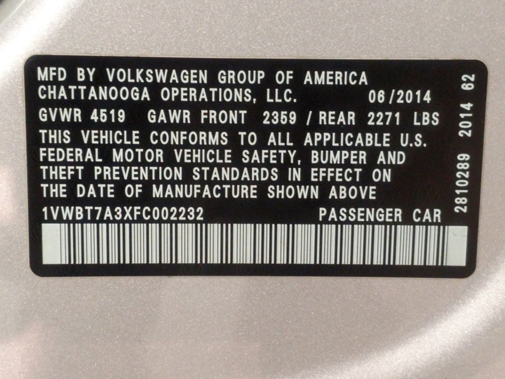 2015 Volkswagen Passat - VIN Plate