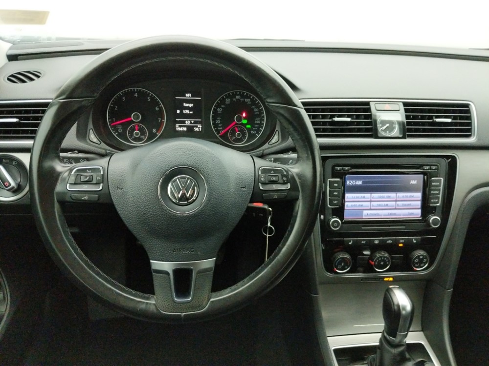 2015 Volkswagen Passat - Driver Dash